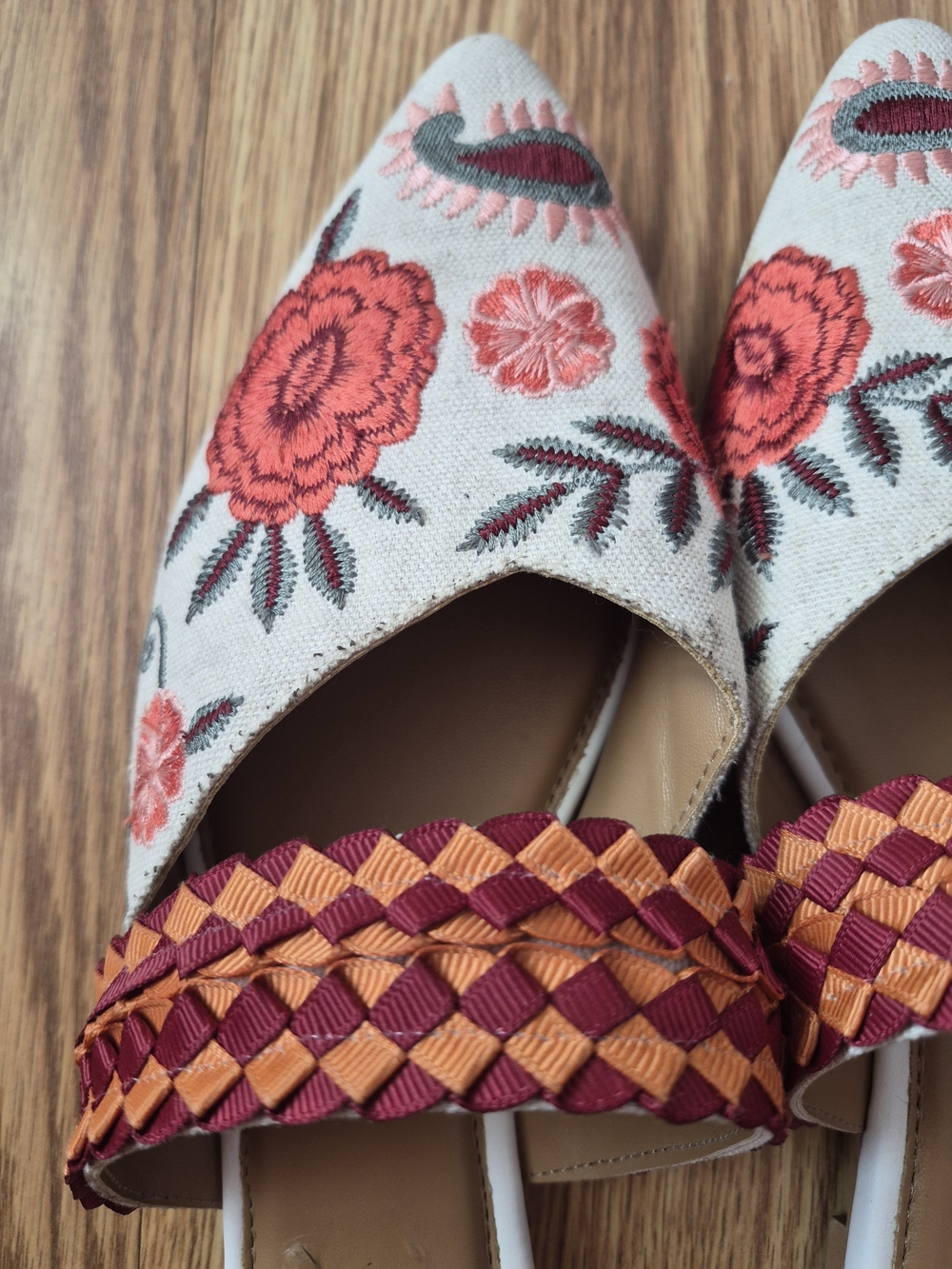 Haute Hippie White Embroidered Pointed-Toe ,size 8 - Picture 4 of 7
